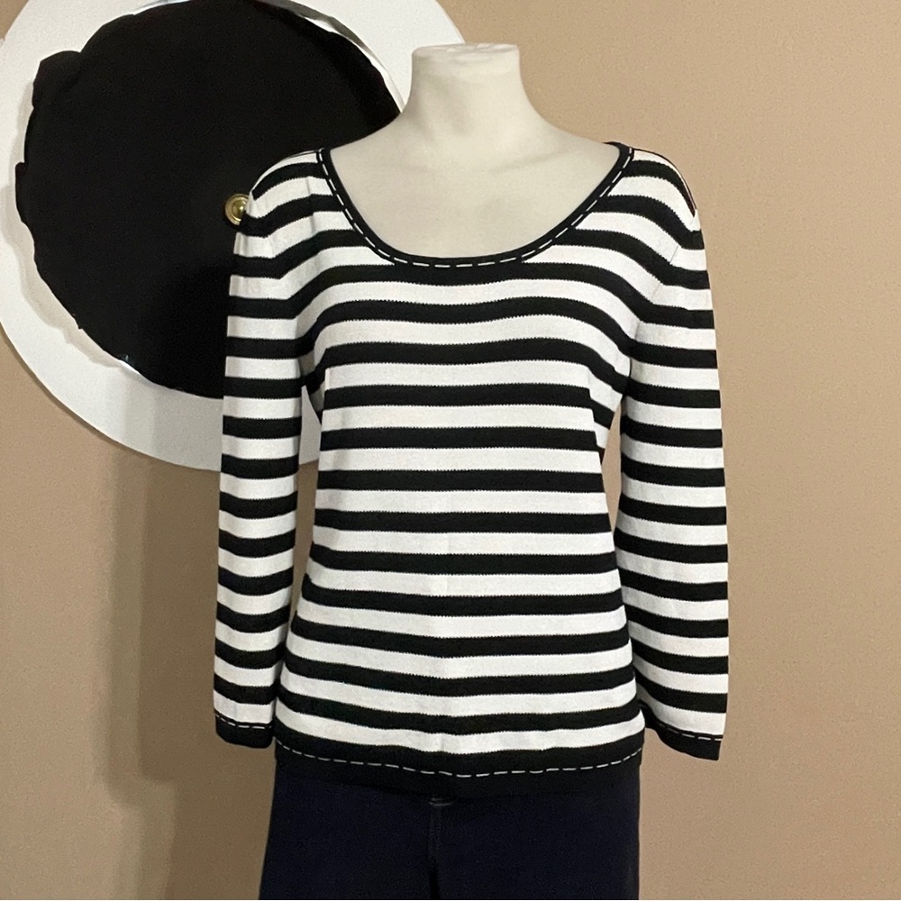 White & Black Boxy Knit Top Round Collar Faux Stitch Detail M/L Stretch - Picture 3 of 9